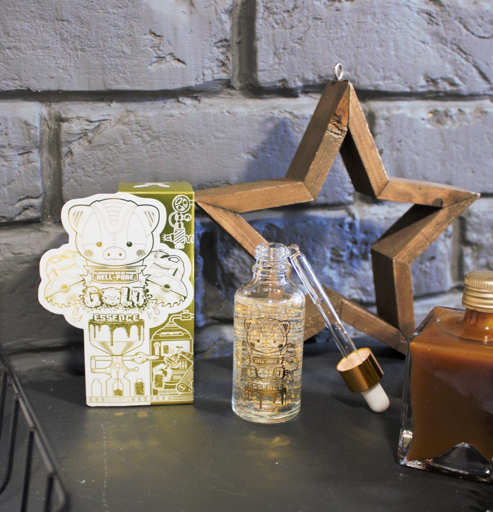 Корейская увлажняющая эссенция для лица с золотом Elizavecca Milky Piggy Hell-Pore Gold Essence 50 мл. КОРЕЙСКАЯ КОСМЕТИКА